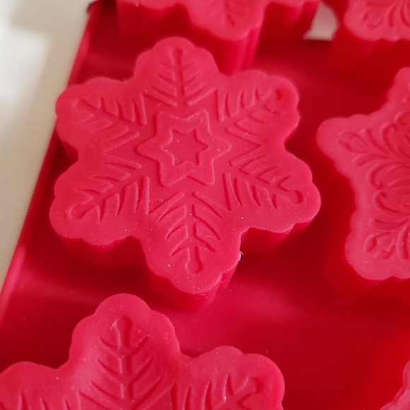 Wilton Candy Melts Stack-n-Melt Snowflake Silicone - Picture 7 of 16